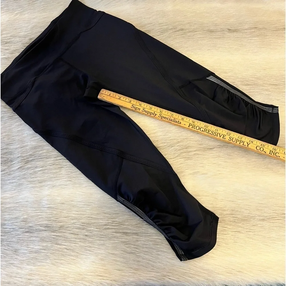 LULULEMON Black Crop Leggings Gathered Knees Reflective Strips 2 4